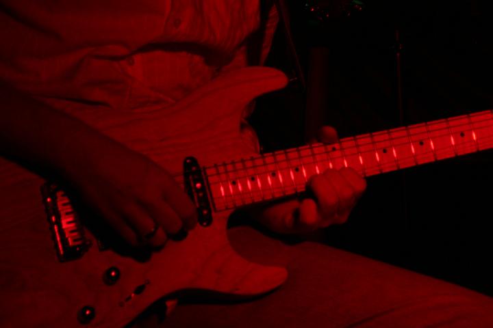 2008-11-28 M3_live at replugged 075.jpg